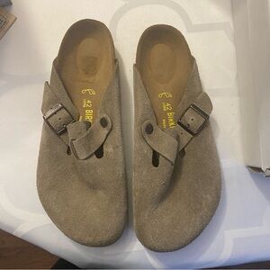 NEW Birkenstock Boston Women’s Taupe Clogs 42M